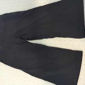 Black Lululemon wide leg capris